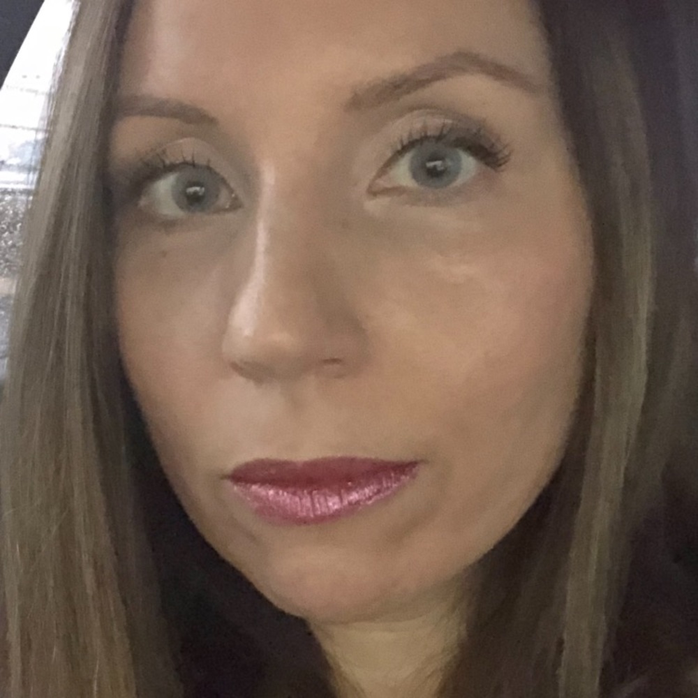 Meet your Posher, Cassandra